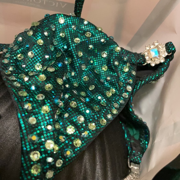 Worn once bikini green competition suit - Picture 3 of 12